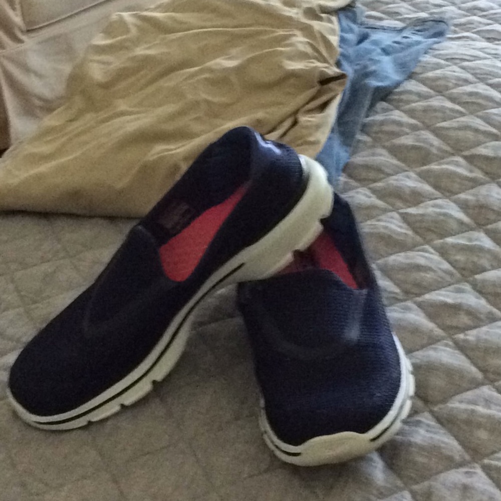 Navy Skechers